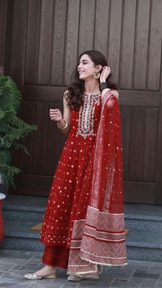 Pakistani Wear, Pakistani Beauty, Outfit Indian, Suit Styles, Punjabi Fashion, Maya Ali, Eid Outfits, Salwar Kamiz, Traditional Indian Outfits