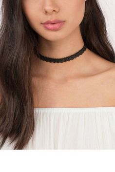 Search "Catch a Rose Choker" on Tobi.com! simple clean black necklace choker accessory festival boho bohemian outfit outfits coachella fashion style Jazz Festival Outfit, Black Necklace Choker, Hippie Festival Outfit, Indie Outfits Ideas, Country Music Festival Outfits, Outfits Coachella, Boho Festival Outfit, Bohemian Outfit, Edm Festival Outfit