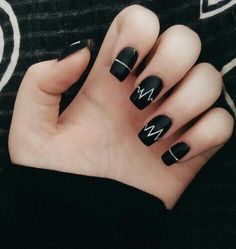 unhas-pintadas-preto (13) Valentines Nail Art Designs, Valentine Nail Art, Black Nail Art, White Nail Art, Nails Tumblr, White Nail Designs, Black Nail Designs, Super Nails, Simple Nail Designs