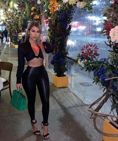 Cute Outfits Club Night Out, Dallas Club Outfits, Instagram Baddie Outfits Night Out, Nightclub Outfit Ideas, Buchona Outfit Party Theme, Latina Club Outfits, Night Club Outfits Black Woman, Cool Club Outfits, Winter Club Outfit Clubwear Night