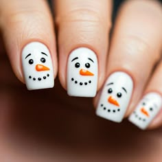 Smiling snowman nails Snowmen Nails Design, Simple Snowman Nails, Snow Man Nails Art, Snowman Nails Christmas, Snow Man Nail Art, Snow Design Nails, Snow Man Nail Design, Snowman Acrylic Nails, Easy Nail Designs Christmas