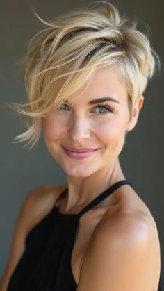 Short Hairstyles Heart Shaped Face, Short Hairstyles For Heart Shaped Faces, Wedding Hairstyles Curls, Root Shadowing, Asymetrical Haircut, Beckham Hair, Short Sassy Haircuts, Fall 2024 Fashion, Hairstyles Curls