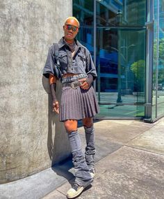 Maximalism Outfit, Skirt Outfits Aesthetic, Men Wearing Skirts, Punk Men, Genderless Fashion, Maximalism, Male Fashion, Kilt