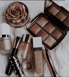 Beige Rose Aesthetic, Rose Gold Aesthetic, Makeup Tumblr, Rose Aesthetic, Rich Girl Aesthetic, Girl Lifestyle, Brown Makeup