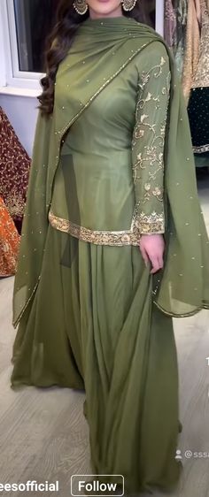 Sharara Wedding, Dressing Outfits, Mehandi Dress, Mehandi Outfits, Garba Night, Mehendi Outfit, Function Dresses, Lehenga Designs Simple, Latest Bridal Dresses