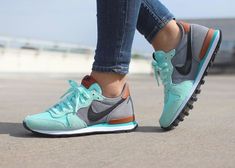 Internationalist Nike, Nike Internationalist Women, Nike Free Runners, Retro Nike, Nike Internationalist, Nike Free Shoes, Shoes Outlet, Nike Running, Cute Shoes