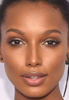 Natural makeup Jasmin Tookes, Coffee Facial, Glowing Radiant Skin, Makeup Tip, Luscious Hair, Jasmine Tookes, Home Remedies For Hair, Glow Skin, Nude Makeup