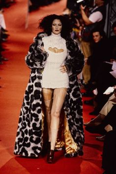 Vivienne Westwood Fall 1993, Harry Clarke, Vivienne Westwood Anglomania, Crochet Mini Dress, Drew Barrymore, Print Coat