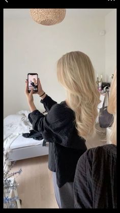 Hair Styles Old Money, Stockholm Hair, Short Length Hair, Bright Blonde Hair, Beige Blond, Aesthetic Hairstyles, Light Blonde Hair