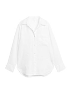 Skjorta i linne - Vit - Shirts & blouses - ARKET Minimalist Summer, White Linen Shirt, Summer Capsule Wardrobe, Linnet, Airport Outfit, Shirts Blouses, Collar Shirts, Linen Shirt, Shirt Outfit