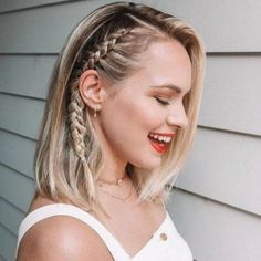 Medium Length Prom Hairstyles Down, Sanggul Modern, Side Braid Hairstyles, Heatless Hairstyles, Peinados Fáciles Para Cabello Corto, Penteado Cabelo Curto, Side Braid, Braids For Short Hair, Bobs Haircuts