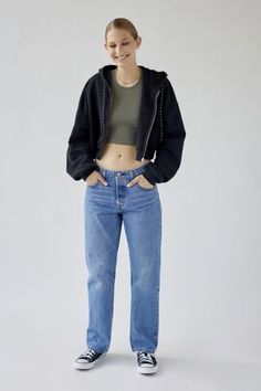 Effortless jeans from Levi's in a ‘90s inspired silhouette. Cut with a mid-rise and a baggy straight leg. Complete with a mini logo tab at the back pocket. Features. Levi's jeans in a vintage fit with a classic mid-rise and a relaxed straight leg that falls below the ankle Crafted from rigid denim that will soften more and more over time Logo patch at the back waistband Zip fly; 5-pocket styling Content + Care. 100% Cotton Machine wash Imported Size + Fit. Mid rise Straight leg Full length Model 501 Levis Women Outfits Street Styles, Levi Outfits, 501 Levis Women Outfits, Levis 501 90s, Levi Jeans Outfit, Time Logo, Jeans Urban Outfitters, Mom Jeans Style, 90s Jeans