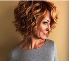 Haircuts For Fall, Hottest Haircuts, Curly Bobs, Haircuts For 2023, Short Wavy Haircuts, Curly Hair Trends, Permed Hair