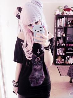 image Bubble Goth, Grunge Pastel, Kawaii Pastel Goth, Goth Hair, Style Kawaii, Anime Fashion, Pastel Grunge