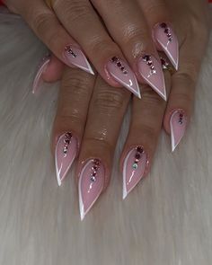 Easy Stilleto Nail Designs, Stilleto Nails Designs Summer Simple, French Tip Stelito Nails, Stiletto Nails Classy, Pink Stilletos Nails, Classy Stilleto Nails, Steletoes Nails, Acrylic Nail Designs Stiletto, Pink Stiletto Nails Designs