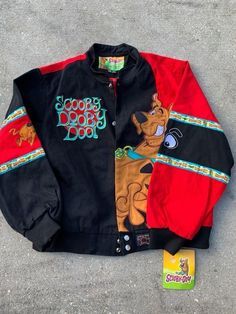 Varsity Jacket Streetwear, Scooby Doo Accessories, Smink Inspiration, Stylish Hoodies, Neue Outfits, A Jacket, Cool Jackets