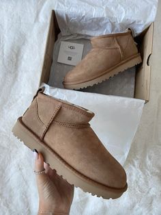 Ugg boots, Ugg Ultra Mini, Chestnut Ugg Boots Ugg Mini Boots Outfit, Ugg Ultra Mini Outfit, Uggs Classic Mini, Uggs Ultra Mini, Chestnut Ugg Boots, Ugg Mini Boots, Autumn Outfit Inspo, Ugg Boots Outfit