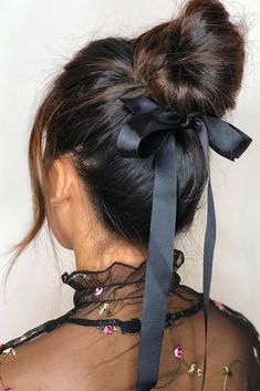 Trendy We Fryzurach, High Bun Hairstyles, Bow Hairstyle, Best Wedding Hairstyles, Ribbon Hairstyle, Fancy Hairstyles, Latest Hairstyles, Nouvel An, Black Bow