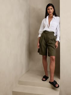 Bermuda Shorts Outfit Women, Linen Shorts Outfit, Bermuda Shorts Outfit, Shorts Linen, Olive Dress, Dress Shorts, Long Shorts