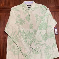 Margaritaville 100% Linen Shirt Xl New With Tags Green Tropical Shirt For Spring, Spring Green Tropical Shirt, Tropical Relaxed Fit Long Sleeve Top, Tropical Long Sleeve Top With Relaxed Fit, White Tropical Cotton Shirt, Tropical Green Cotton Shirt, Spring Tropical Cotton Shirt, Tropical Cotton Shirt For Spring, Green Tropical Cotton Tops