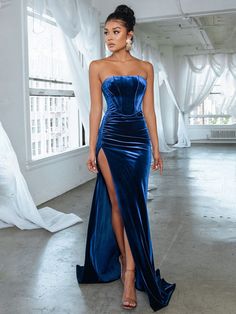 Elegant Backless Corset High Slit Velvet Evening Dress







Size Chart





Size

EU

RUS

AU/



UK

US

Bust



(cm)

Waist



(cm)

Hip



(cm)

 Length



(cm)





S

34-36

44

8

4-6

74-88

61-70

82-90

155





M

38-40

46

10

8-10

78-92

65-74

86-94

157





L

42-44

48

12

12-14

82-96

69-78

90-98

159







ABOUT THE SIZE:

1. 1 inch=2.54 cm. Please follow the size chart to select the size. Do not select directly to your habits. The size may have 2-3 cm differs due to ma Velvet Evening Gown, Robes Glamour, Velvet Evening Dress, Velvet Prom Dress, Blue Velvet Dress, Evening Gown Dresses, فستان سهرة, Maxi Robes, Maxi Dress Evening