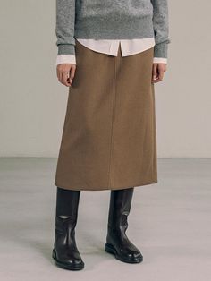 Composition : [Shell] WOOL 50% POLYESTER 50% [Lining] POLYESTER 100%Color : Camel brownCountry of Origin : KOREA Elements Of Style, Modest Outfits, Fashion Outfit, Wool Blend, Camel, Midi Skirt, Fall Winter, Composition, Fashion Outfits