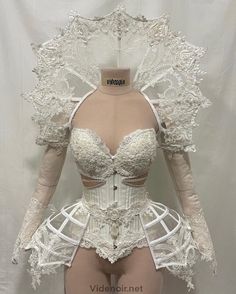 Halloween Performance Outfit, White Burlesque Outfit, Burlesque Costumes Ideas, Rococo Burlesque, Burlesque Outfit Ideas, Burlesque Halloween Costumes, Burlesque Corset