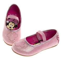 Disney Toddler Girls' Flat Shoes. This footwear guarantees a perfect outfit combination from jeans to shorts, dresses, and skirts of any length, these elegant sandals are a surefire way to top off any outfit! This closed design offers the best protection for your child, and the featured Disney cartoon character will ensure she will love putting these flats on any special occasion. Mix and match with a great variety of outfits. Frozen Cartoon Characters, Frozen Shoes, Minnie Mouse Birthday Outfit, Minnie Mouse Shoes, Blue Costumes, Disney Toddler, Minnie Mouse Dress, Girls Dress Shoes, Disney Shoes