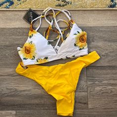 Nwt Zaful Size 8 Bikini - Sunflower Top On White With Matching Yellow Bottoms! Yellow Floral Print Beachwear Swimwear, Yellow Floral Print Swimwear For Poolside, Yellow Floral Print Swimwear For Beach, Yellow Tropical Swimwear With Floral Print, Yellow Tropical Swimwear For Spring, Tropical Yellow Swimwear With Floral Print, Yellow Floral Print Swimwear For Beach Party, Tropical Yellow Floral Print Swimwear, Spring Yellow Swimwear For Pool