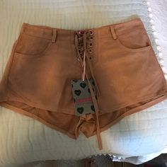 Never Been Worn New W Tags// Size M But For Like An Xs Brown Bottoms For Summer Day Out, Trendy Beige Short Length Bottoms, Trendy Beige Bottoms For Beach, Trendy Beige Bottoms For The Beach, Trendy Brown Summer Bottoms, Fitted Brown Summer Shorts, Brown Spring Shorts, Spring Brown Shorts, Brown Short Length Bottoms For Spring