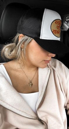 Bass Pro Shop Hat Outfit Aesthetic, Bass Pro Hat Outfit, Bass Pro Shop Hat Outfit, Hat Aesthetic Outfit, Trucker Hat Outfit Women, Trucker Hat Outfit, Bass Pro Shop Hat, Birthday Haul, Country Fits