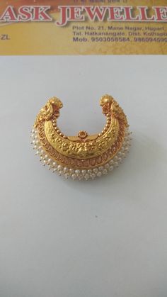 Mangalore Style Gold Jewellery, Gold Pendant Jewelry With Price, Antique Gold Pendant Designs, Jewelry White Gold, Dainty Gold Jewelry, Black Beads Mangalsutra Design, 22k Gold Jewelry, Gold Jewelry Simple Necklace, Pearl Necklace Designs