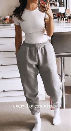 getting ready for fall cozy movie nights! Chilled Outfit Ideas, Fall 2023 Loungewear, Casual Plain Outfits, Basic Chill Outfits, Grey Sweats Black Shirt Outfit, Casual Outfits For Errands, Lounge Work Outfit, Baddie Fall Outfits 2023, Prison Visit Outfit Ideas Women