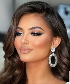 Feather Brows Makeup, Pageant Makeup For Brown Eyes, Bridal Makeup For Brown Eyes 2023, Wedding Makeup For Brown Eyes Glam, Smoky Sparkly Eye, Engagement Glam Makeup, Soft Glam Makeup With Eyeliner, Make Up With Black Dress Makeup, Glam Makeup With Winged Liner