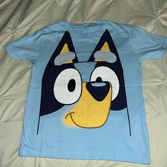 Brand New Bluey Tee Bluey Shirt, Tshirt Ideas, Girls Life, Baby Disney, Blue Tshirt, Product Photos, Bingo, Kids Shirts, Shirts Tops