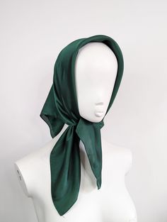 Green satin headscarf Luxury modern bohemian satin headscarf. This is made from a soft synthetic blend satin fabric. The fabric is luxurious and lightweight. This scarf is versatile and can be worn in many ways around the neck or head. It is large enough to be tied around the head to give full coverage, or to be draped around the neck.  This is a square scarf that can be folded to create the triangle look, or wrapped up and tied in a knot to be worn as a headband. Style: Head scarf Measurements: Green Headscarf, Green Head Scarf, Head Scarf Fashion, Bandana Hair Wrap, Style Head Scarf, Satin Head Scarf, Style Bandana, Bandana Hair, Cape Costume