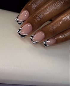 Short Zebra Nails, Burberry Nails Short, Cute Short Nails Black, Short Black French Tip Nails With Design, Dope Nail Designs Classy Short Acrylic, Half Nail Design, Nail Set Up, Black And White Short Nails, Short Black Nails Designs