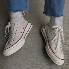 Converse Parchment Outfit, Parchment Converse Outfit, Converse 70s Outfit Men White, Low Converse Aesthetic, Chuck 70 Low Outfit Men, Converse 70s Low Outfit Men, Chuck Taylor 70 Outfit Woman, Converse Low Outfit Men, Converse 70s Outfit Men Vintage