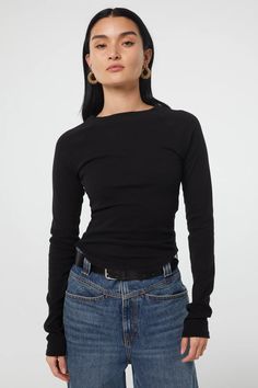 Black Long Sleeve Outfit, Longsleeves Outfit, The Line By K, Line By K, Nyc Clothes, Capsule Wardrobe Minimalist, Minimalist Shirts, Long Sleeve Outfits, Favorite Jeans