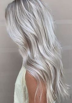 Mane Interest: Hair Color Gallery Medium Ash Blonde Hair, Champagne Blond, Ash Blonde Hair Colour, Icy Blonde Hair, Hairstyles Blonde, Ash Blonde Balayage, Blond Balayage, Hair Blond, Dyed Blonde Hair