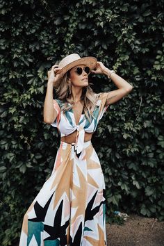 Two-Piece Sets Under $25 that are Perfect for Spring Hawaiian Night Outfit, Hawaiian Style Fashion, Summertime Outfits, Stylish Summer Outfits, Trendy Summer Outfits, Hawaiian Style, Style Outfits, Low Cost