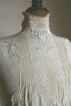 Inspiring & Dreamy Edwardian Blouse, Gray Lace Dress, Mode Tips, Edwardian Dress, Look Retro, Antique Clothing, 자수 디자인