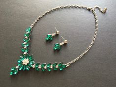 Emerald green necklace, wedding necklace, wedding jewelry, crystal bridal necklace, green crystal necklace, wedding set, jewelry set by weddingvalle on Etsy Wedding Jewelry Crystal, Green Crystal Necklace, Emerald Green Necklace, Wedding Green, Earrings Emerald, Set Jewelry, Necklace Green, Jewelry Crystal, Necklace Wedding