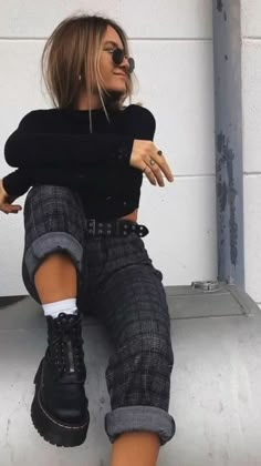 Metal Concert Outfit Winter, Grunge Outfits Edgy, Outfit Inspirations Edgy, Grunge Outfits Winter, Trendy Outfits 2020, Cute Edgy Outfits, Trendy Outfits Edgy, Estilo Hipster, Doc Martens Outfit