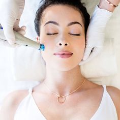 Bella Reina has the latest HydraFacial - the SYNDEO, MD which delivers remarkable results for all skin types. Each treatment is customizable and personalized Excessive Sweating, Led Light Therapy, Medical Spa, Sun Exposure, Med Spa, Body Contouring, Beauty Bar, Skin Rejuvenation