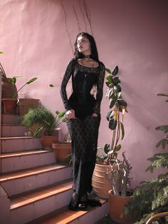 European Vintage Fashion, Latino Goth, Country Goth Outfits, Dark Romantic Outfit, Luxe Goth, Latina Goth, Witch Outfit Aesthetic, Ethereal Goth, Mexican Gothic