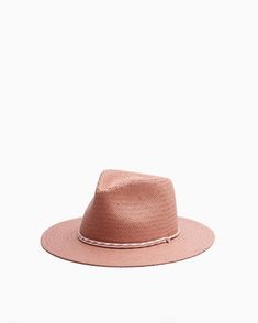 Casual Paper Straw Fedora With Short Brim, Chic Travel Fedora With Curved Brim, Lightweight Flat Brim Fedora For Travel, Casual Woven Panama Hat With Curved Brim, Casual Woven Fedora Made Of Toquilla Straw, Casual Flat Brim Panama Hat In Paper Straw, Casual Woven Fedora In Toquilla Straw, Casual Straw Woven Fedora, Casual Woven Straw Fedora Hat