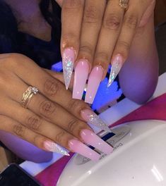 Check out jessnae.com!!! Short Arclyc Nail Ideas, Arclyc Nail Ideas, Short Arclyc Nail, Nail Ideas Square, Glitter Ombre Nails, Nail Art Designs Images, Nails Stiletto, Finger Nails, Ombre Nail Designs