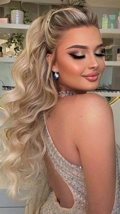 Wedding Hairstyles, Makeup Looks, Backless Dress, Hair Makeup, Make Up, Long Hair Styles, Hair Styles, Makeup, Hair