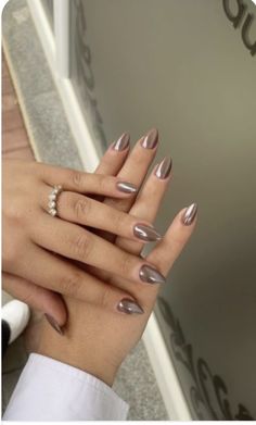 Chrome Nail Colors, Prettiest Celebrities, Nagellack Trends, Coastal Vibes, Nails Blue, Almond Acrylic Nails, Neutral Nails, Brown Nails, Fire Nails